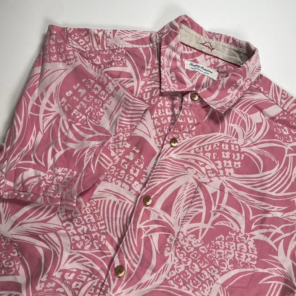 Tommy Bahama Men's Shirt XL Pink Floral Jacquard Hawaiian Short Sleeve‎